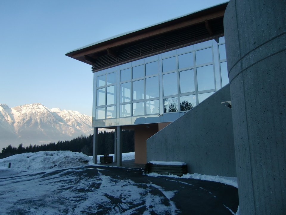 Außenansicht der Bildungsinstitut Grillhof